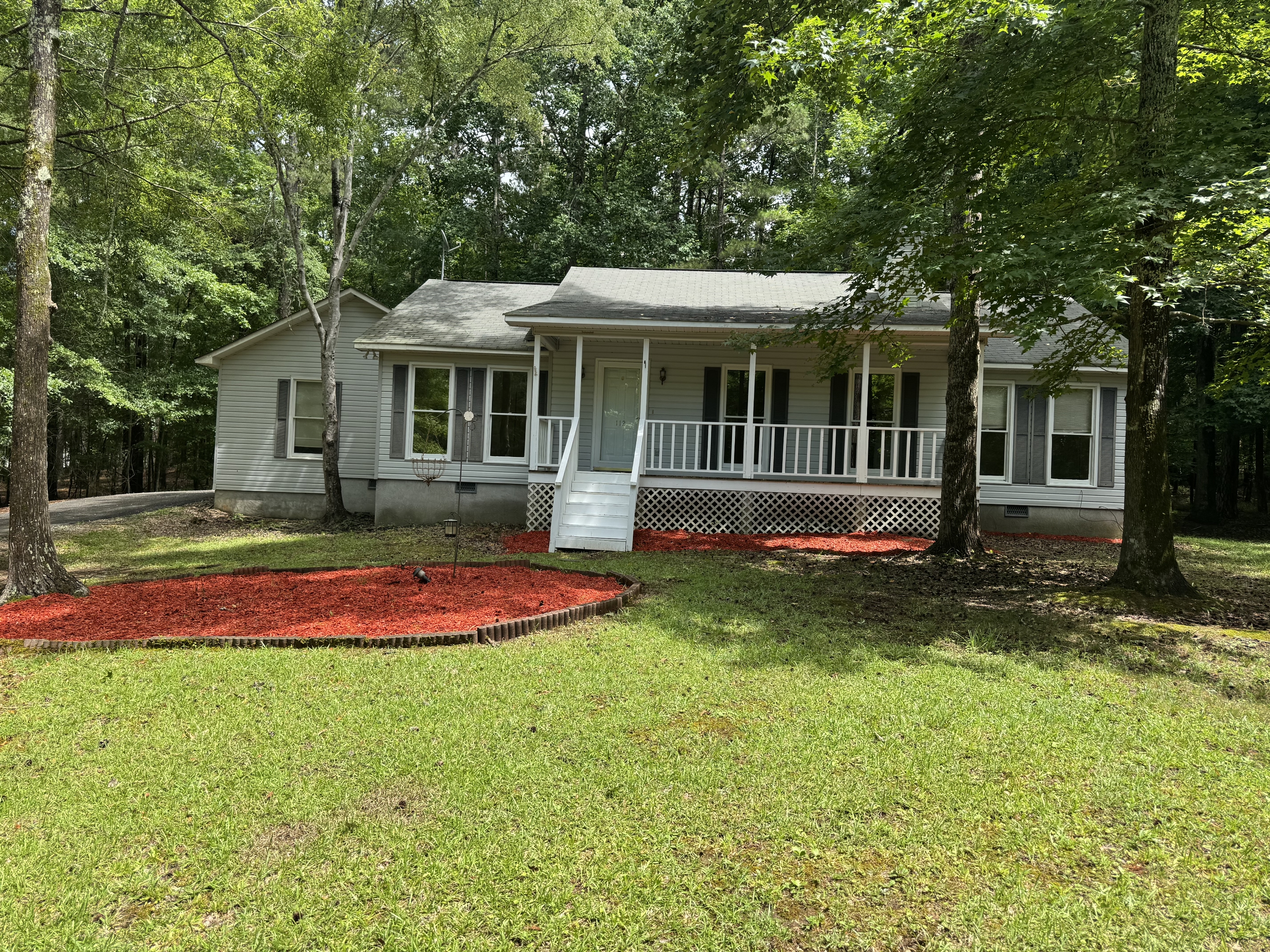 112 Oak Leaf Circle